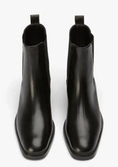 Jazlyn Black Como
