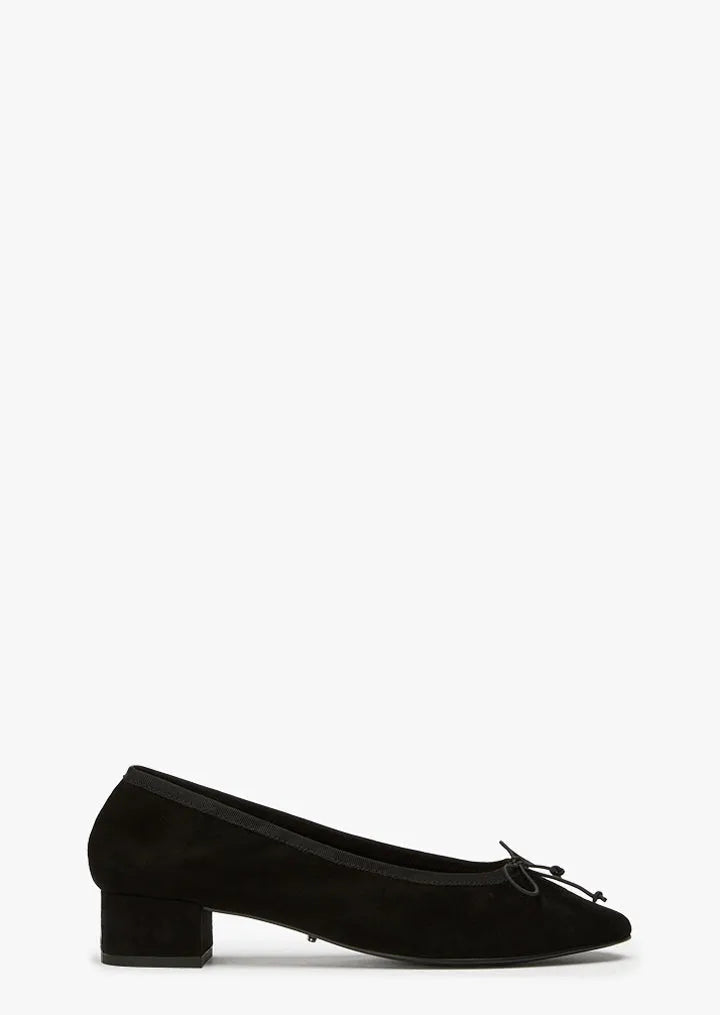 Moma Black Suede